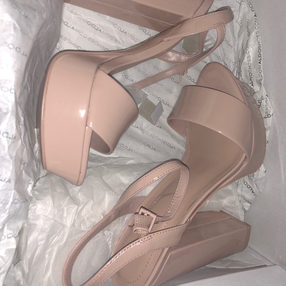 ❌❌SOLD❌❌ Aldo Platform Pumps Size 6 NWT